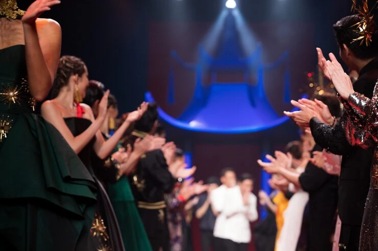 Comparison: Dance Troupe vs DJ vs Solo Act for Corporate Events