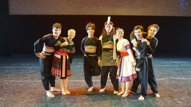 What is a Bollywood Dance Troupe for Events?