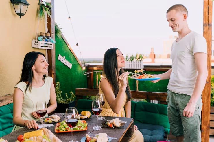 Our catering solutions for Tomorrowland-style festivals include: