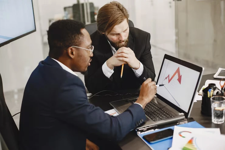 Comparison: financial branding services vs general branding